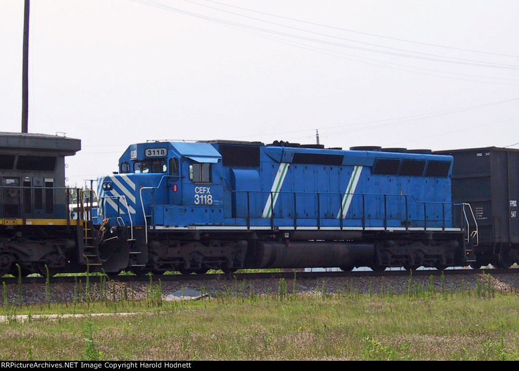 CEFX 3118 is in a consist 